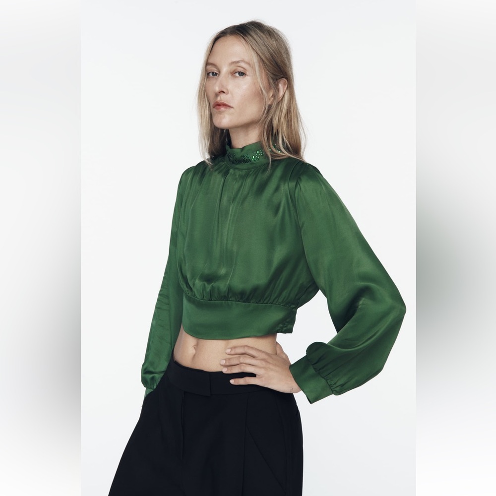 ✨SALE ✨ ZARA BEADED SATIN EFFECT TOP
✨SALE ✨